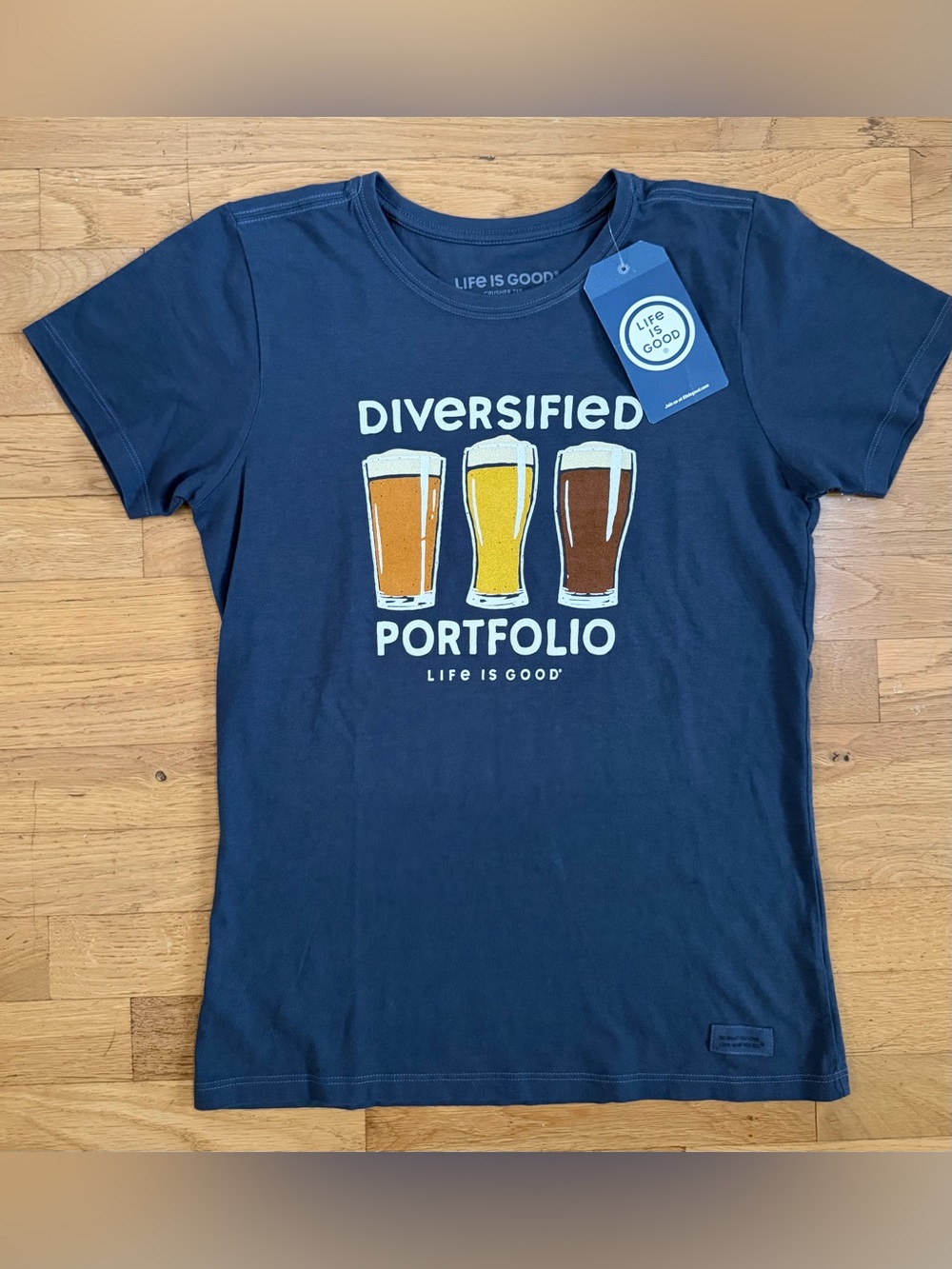 Life Is Good Women’s XS Diversified Portfolio Beer Graphic Crusher Tee NWT
